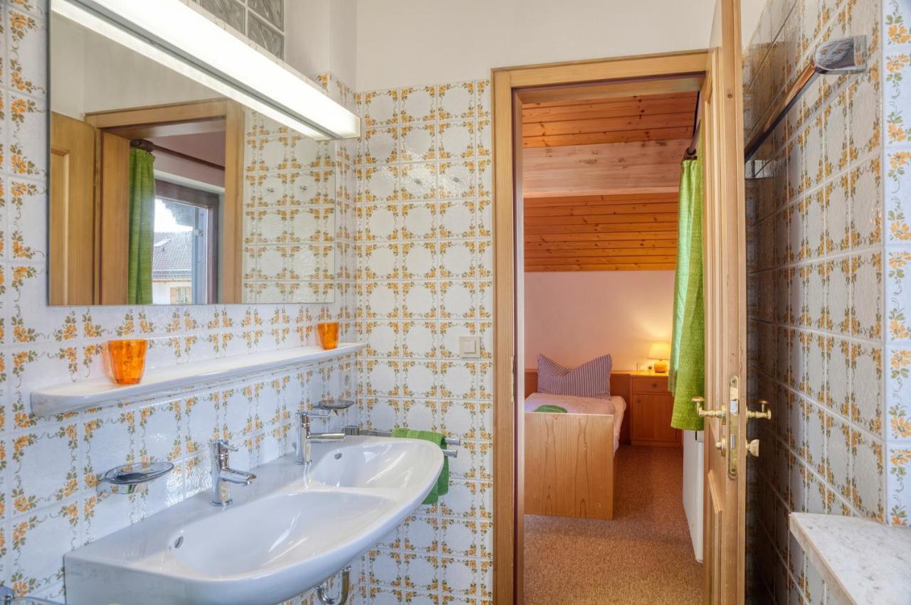 Ruhige Ferienwohnung Partenkirchen 2 ガルミッシュ・パルテンキルヒェン エクステリア 写真