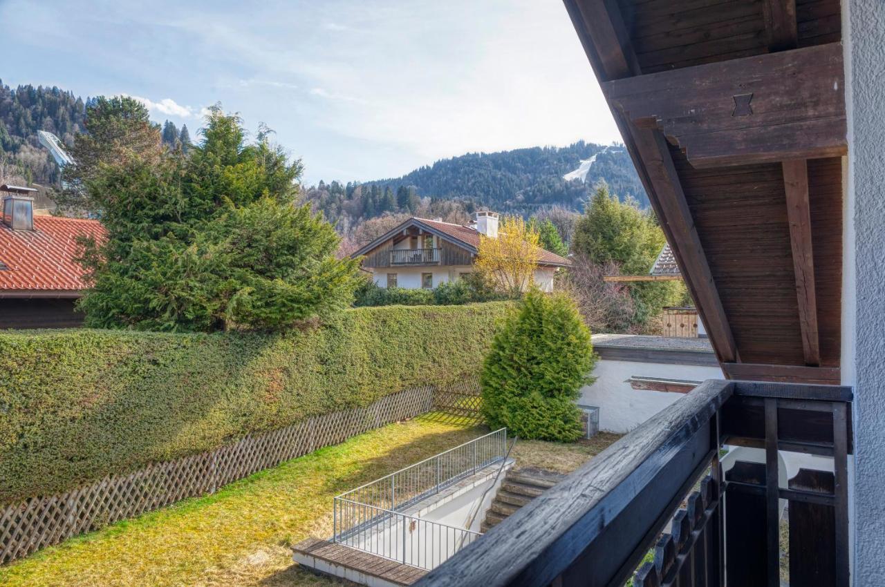 Ruhige Ferienwohnung Partenkirchen 2 ガルミッシュ・パルテンキルヒェン エクステリア 写真
